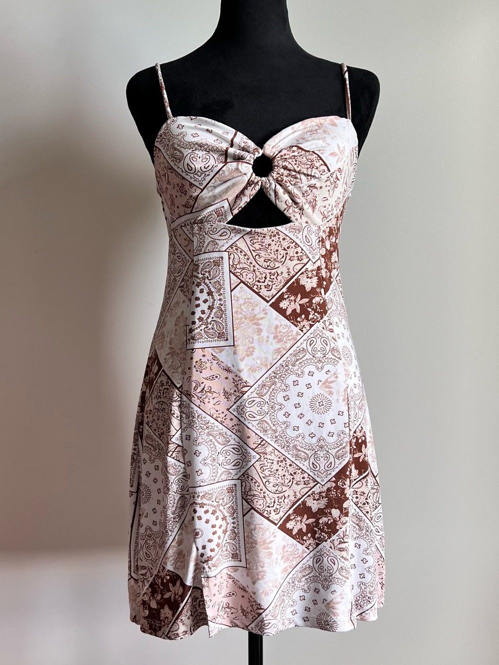 Sleeveless Pink & Brown Bandana-Print Midi Dress with Ring and Cutout Detail